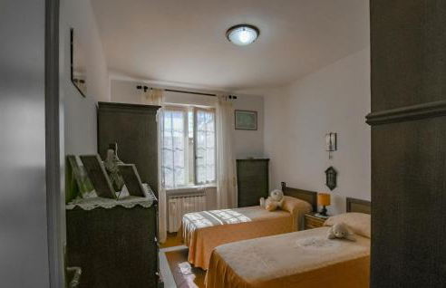 2 Bedroom Beautiful Apartment In Querceta - Photo 23