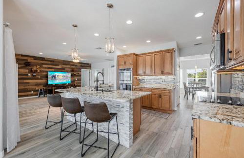 Heaven Found! Stunning River Views & Pool - Villa Island Sunset - Roelens Vacations - Foto 15