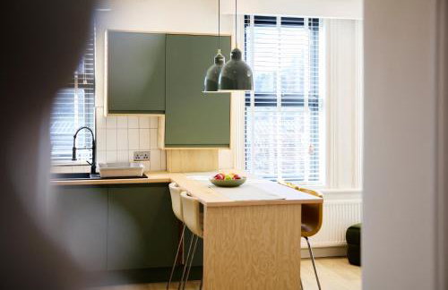 Aura - Elegant Retreat in Prime Leeds Location! - Foto 40