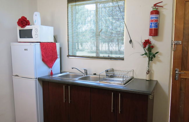 Self Catering 1 Bedroom Sofa Bedfull Bathroom Ideal for 4 Guets - Welcome - Foto 7