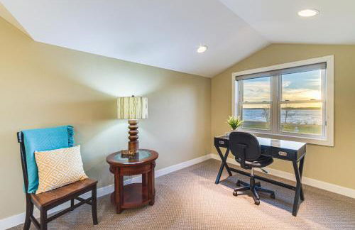 Lakefront Gem Grills and Fire Pit in Dent - Foto 12