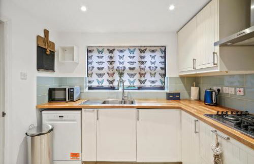 Beautiful 5 bedroom house in Stone, Aylesbury, Free parking - Foto 18