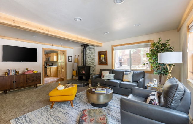 Sweet Pine by Avantstay Cozy Character Cottage in Tahoma - Foto 7