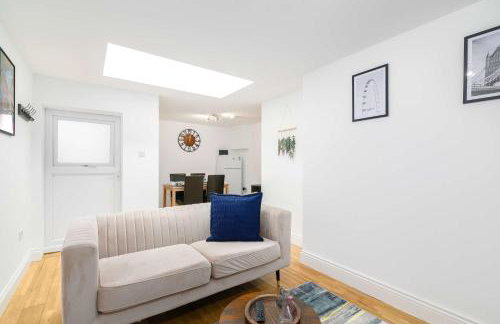 Contemporary 2 Bedroom Apartment in Hoxton Shoreditch, London Sleeps 4 - Foto 24