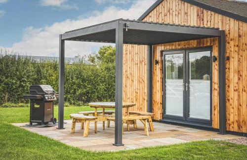 Walnut Lodge - Photo 2