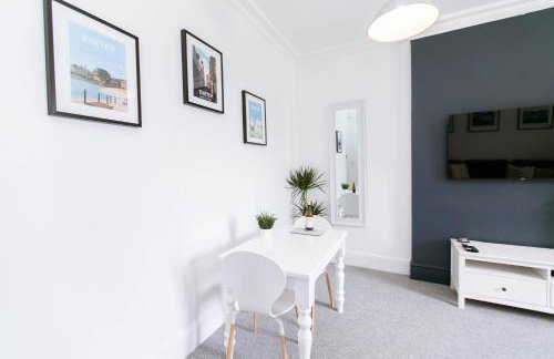 Spacious Apartment, Free Parking, Central Location Near To Uni, Hospital, Town - Foto 12