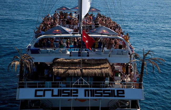 Da Alanya e Side: trasferimento al tour in barca della discoteca notturna - Foto 8