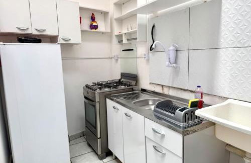 APT-10 Completo Com Ar-Condicionado Garagem Predio Central Perto de tudo - Foto 16