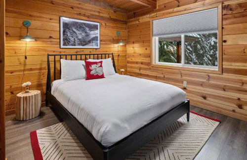 Alpine Retreat at Snoqualmie Pass- 5-Min to Slopes, Private Creek, BBQ, Fireplace, Smart TVs, Kids Games, Hi-Speed Wi-Fi - Foto 25