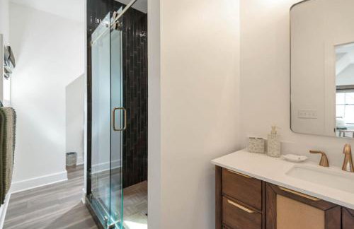 Lux Riverfront Retreat- Hot Tub, Game Room, Views! - Photo 24