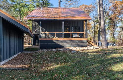 The Log Haus, a newly renovated lakefront cabin close to the trails - Foto 31
