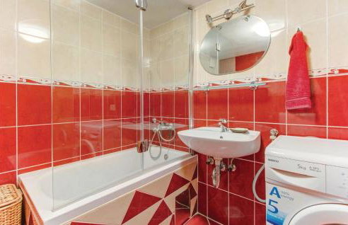 Three-Bedroom Holiday Home In Dragozetici - Foto 6