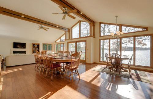 Lakeside Michigan Retreat with Boat Dock and Fireplace - Foto 6