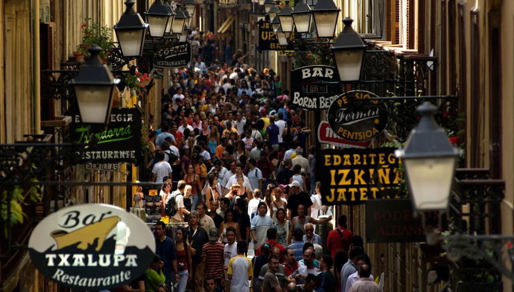Tour privado: Vehículo y chófer a disposición en San Sebastián - Foto 2