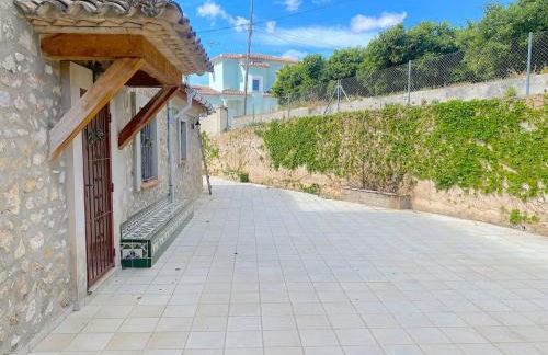 Pet friendly villa 10 minutes from the beach - Photo 6