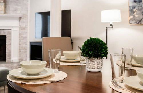 Modern + Cozy Townhome - minutes to Avalon w/king - Foto 29