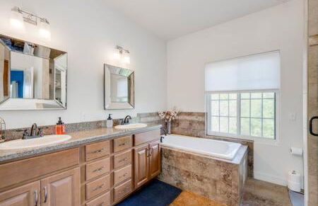 The Outlook - Spa and deck views of Hill Country - Foto 83