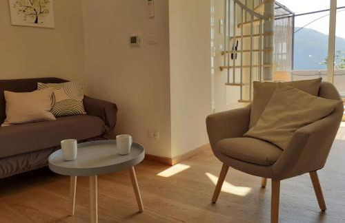 Chic Coastal Hill Escape - Photo 16