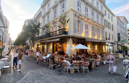 Luxury Family 2BR - Prime Location, Walk to Beach & Shopping, Sunny Balcony - By Totolulu Cannes Hoche - Foto 27