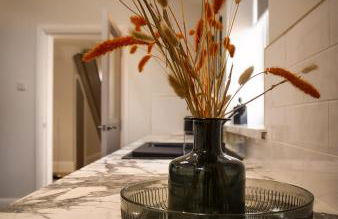 Dwell Living Luxurious 5BD House Central - Foto 15