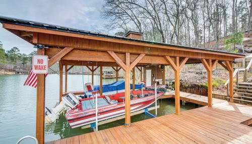 Lakefront Sparta Retreat with Dock and Game Room - Foto 2