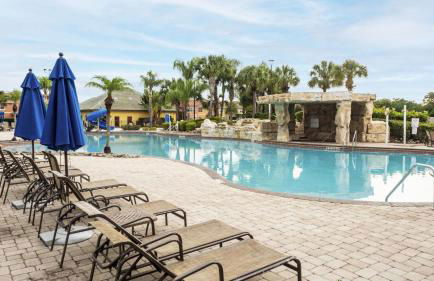 Spacious Vacation Home with Pool & Jacuzzi Near Disney - Foto 37