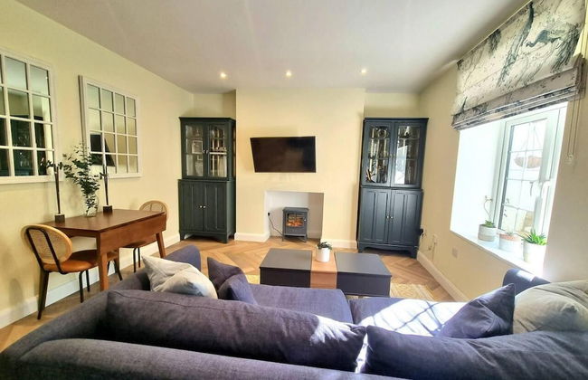 Spacious & Renovated 1-bed Garden Flat in London - Photo 12