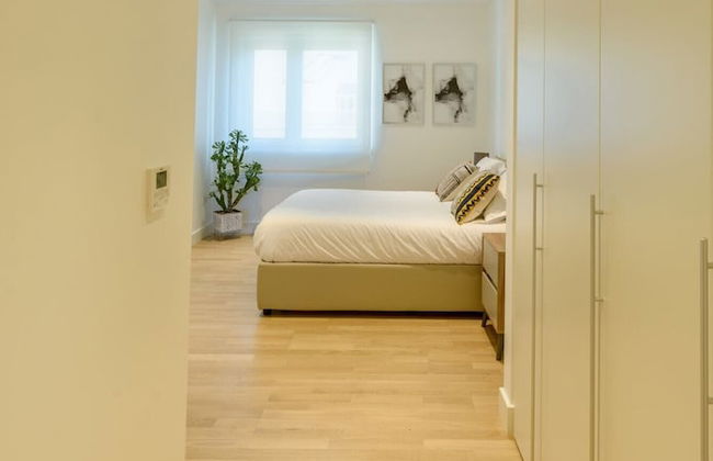 Luxury Modern Apartment With Exceptional Views! Hosted by Sweetstay - Photo 2