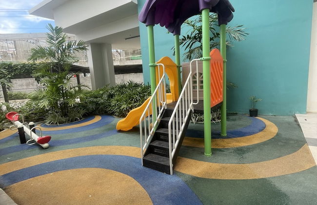 Mesavirre Bacolod | Elegantly Furnished 1BDM w/Balcony @ LOPEZ LUX. - Foto 45