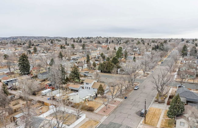 2BR Central Location Big Backyard & Dog Friendly! - Photo 48