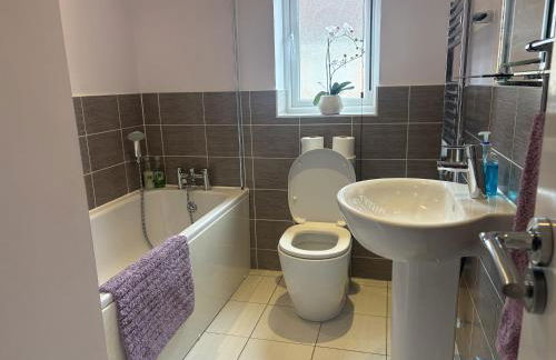 Spacious 3 Bed House in Horsham - Foto 7