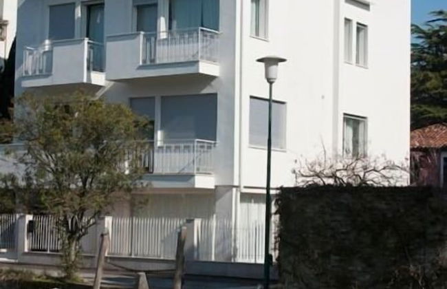 Villa Venice Movie - Photo 1