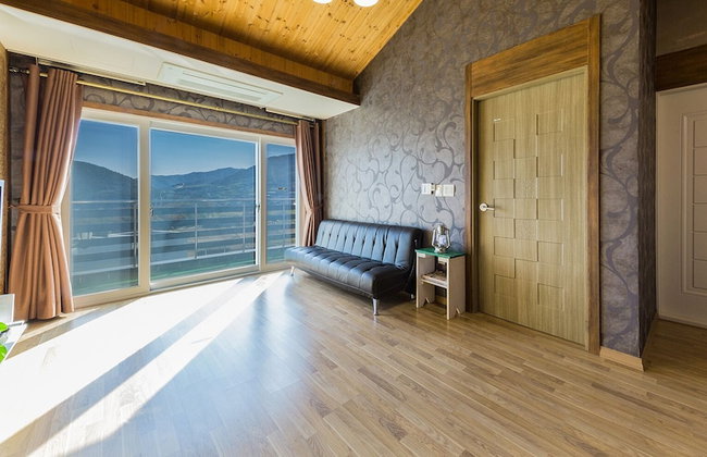 Namhae Oceanview Pension - Foto 24