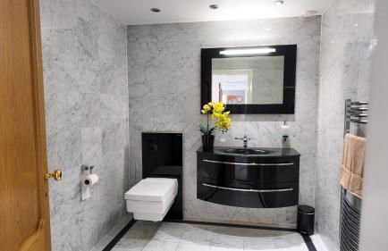 Stratford-upon-Avon 4BR Family Mansion on 1 acre with Pool, Gym & BBQ! - Foto 39