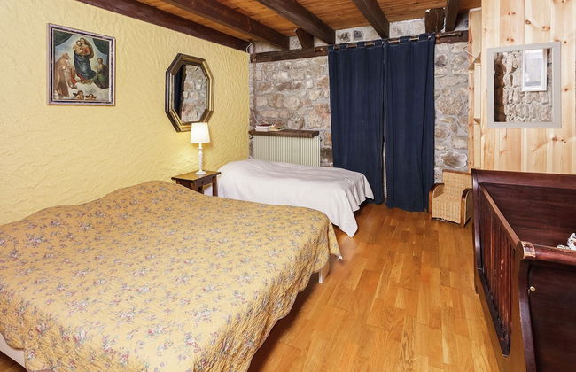 Charming Farmhouse in Cros-de-georand With Swimming Pool - Photo 9