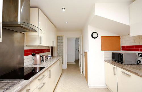 Cozy Place in Salford, Sleeps 8, 4 Bedroom, 5 Beds - Foto 14