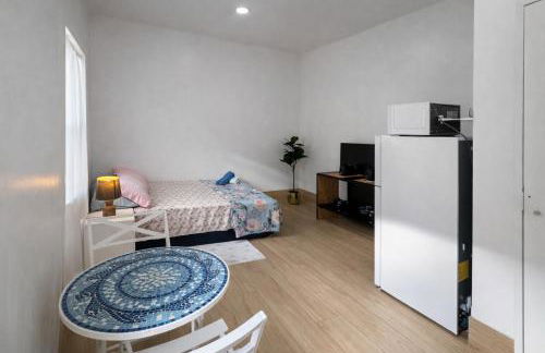 Quiet Studio Retreat attached to big House - Foto 7