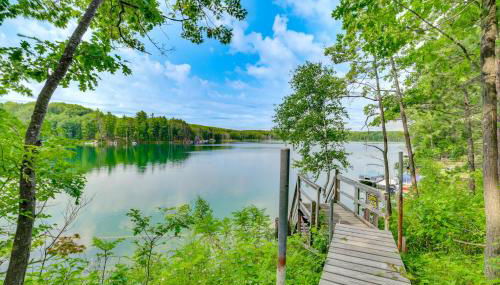 Rustic Michigan Lakeside Cabin with Private Dock! - Foto 3