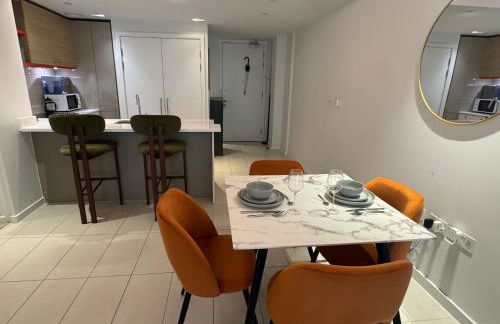 High Floor Modern 1BR Stunning Views Balcony AC Free Parking - Foto 10