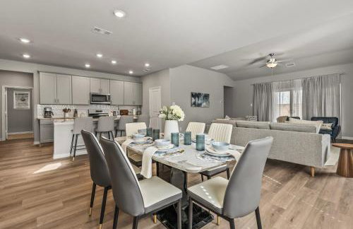 4Bed Luxury Getaway with Pool Table and Near Lake Lavon - Foto 24