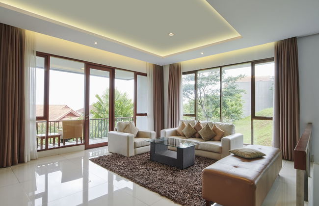 Ohara City View 5BR Villa Heated Pool and Billiard - Photo 18