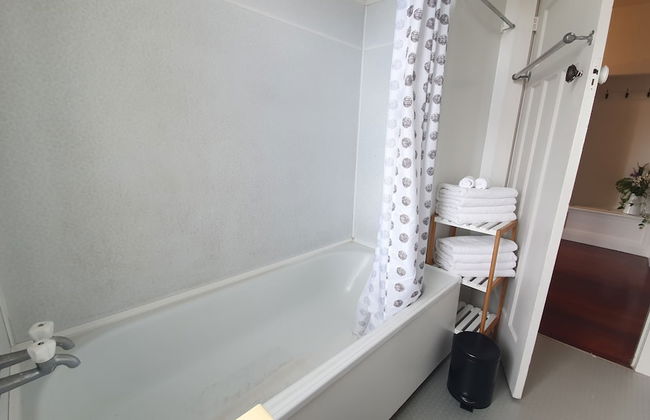 Bright and Modern Oasis in Kingsland - Foto 41