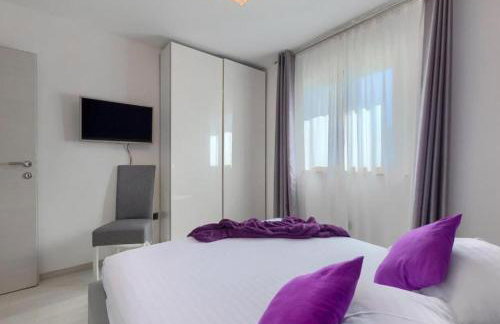 Villa Chiara 2 Bedroom, Private Pool, BBQ & Child-Friendly - Foto 16