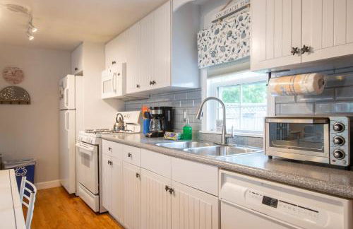 1 2 Mile to Nantucket Sound Beaches - Foto 4