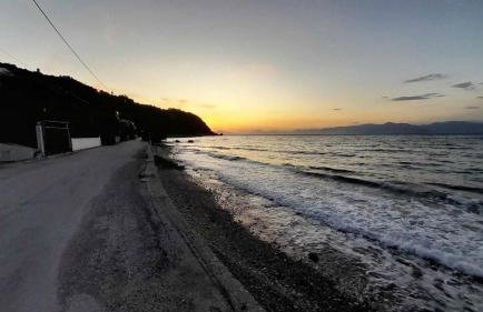 MODERN GROUND FLOOR APARTMENT ON the PEBBLES - Foto 9