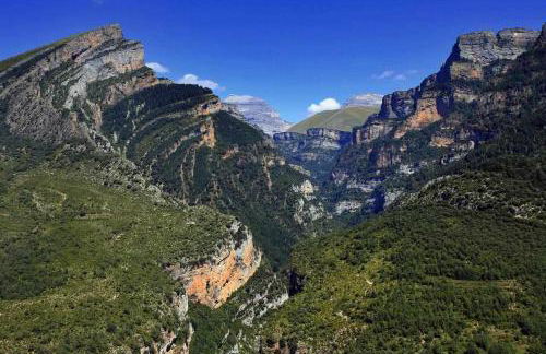 Apartamentos Puerta de Ordesa - Photo 23