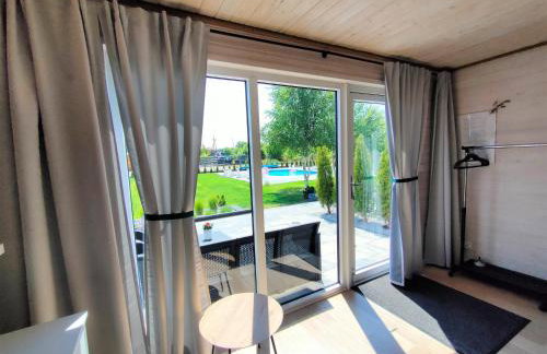 Słońce i Woda Domki Całoroczne, Podgrzewany Basen, Balia z jacuzzi, Klimatyzacja, Bezpłatny Parking - Foto 32