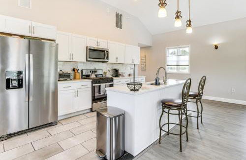 Dock and Backyard Bar Spacious Barnegat Bay Retreat - Foto 9