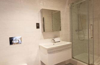2 Bedroom, 2 Bathroom Apartment with Balcony in Hoxton, Zone 1, Sleeps 6 - Foto 16