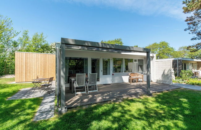 Cozy Holiday Home With Garden - Photo 21